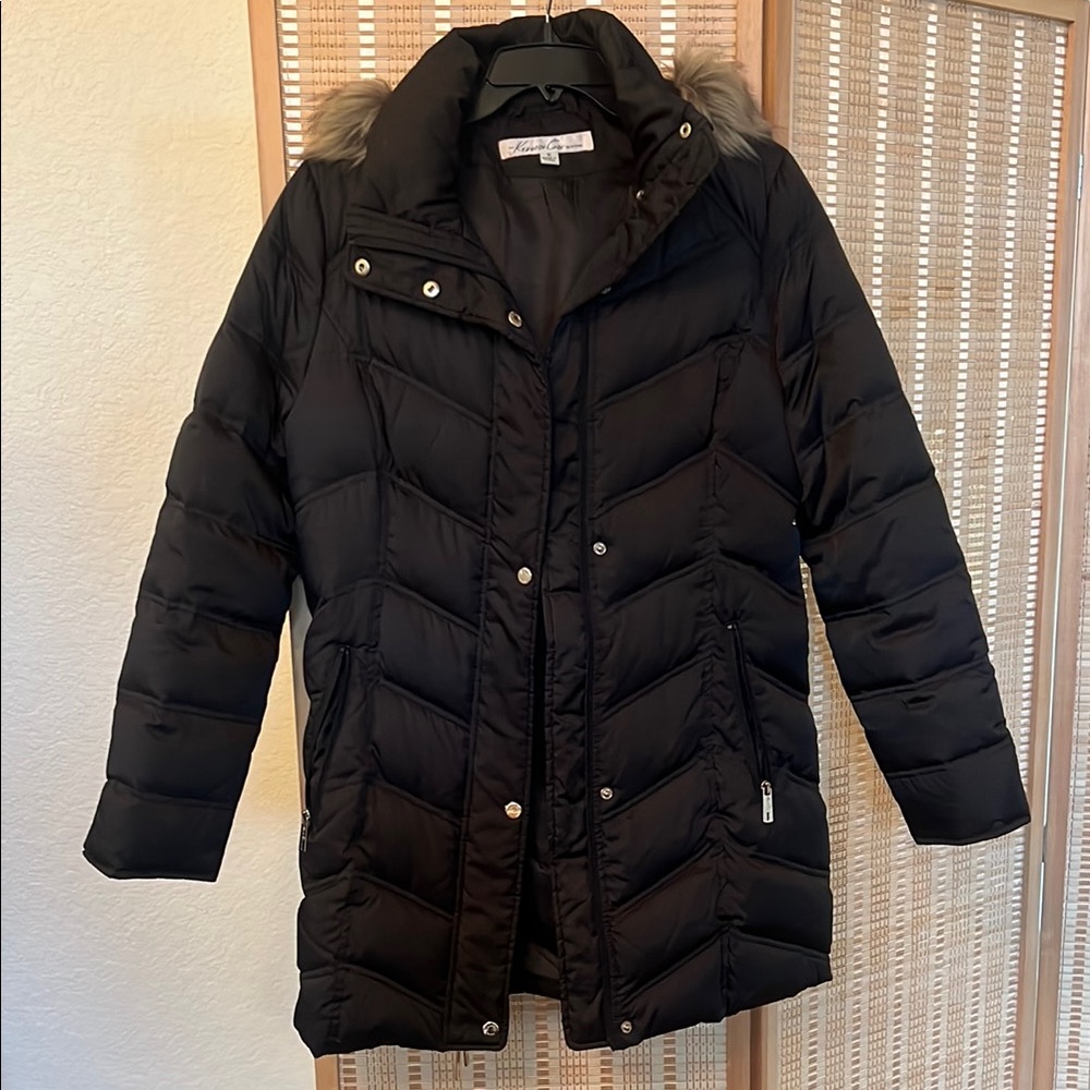 Women's Black Puffer Jacket with Fur Trim